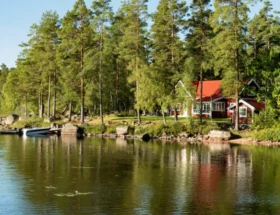 Hanakat mökin kausihuolto